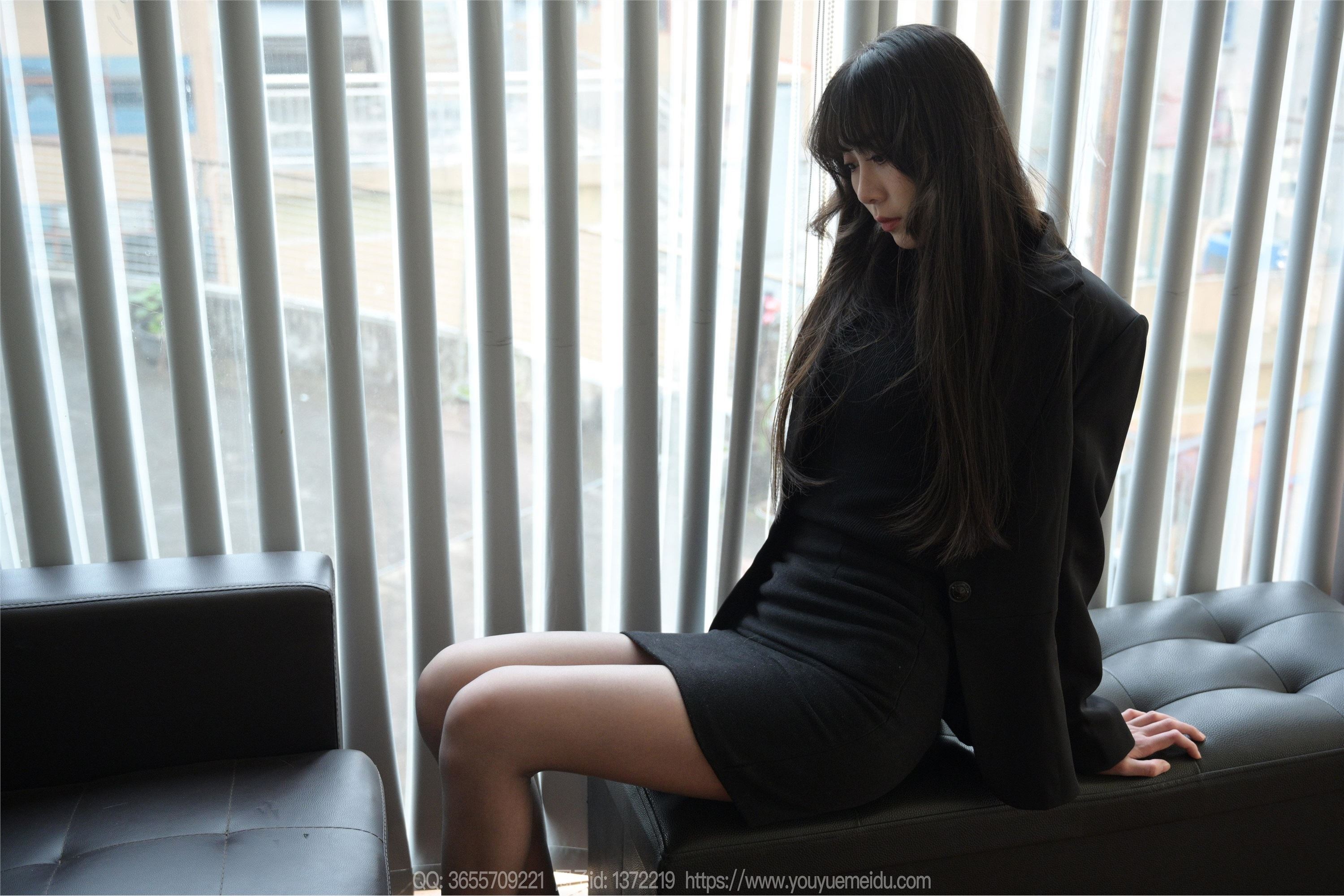 IESS异思趣向  2024.03.19 丝享家 1693 团团《长腿黑执事》